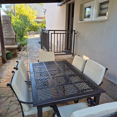 Holiday Home Marija Vantacici Bagian luar foto